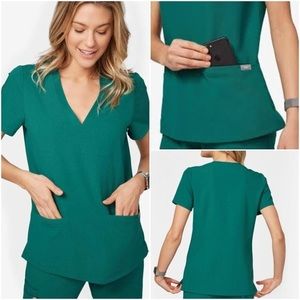 Figs XXS Casma Top in Hunter Green